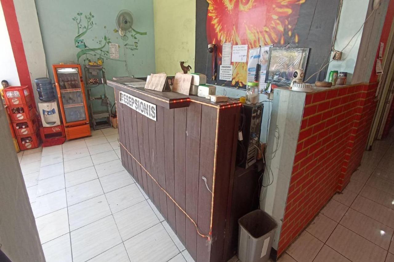 Oyo Life 92877 Hotel Rainbow 7296 Semarang Eksteriør billede
