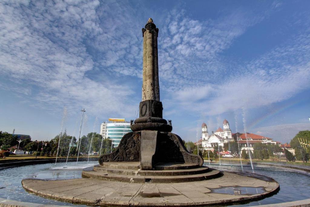 Oyo Life 92877 Hotel Rainbow 7296 Semarang Eksteriør billede