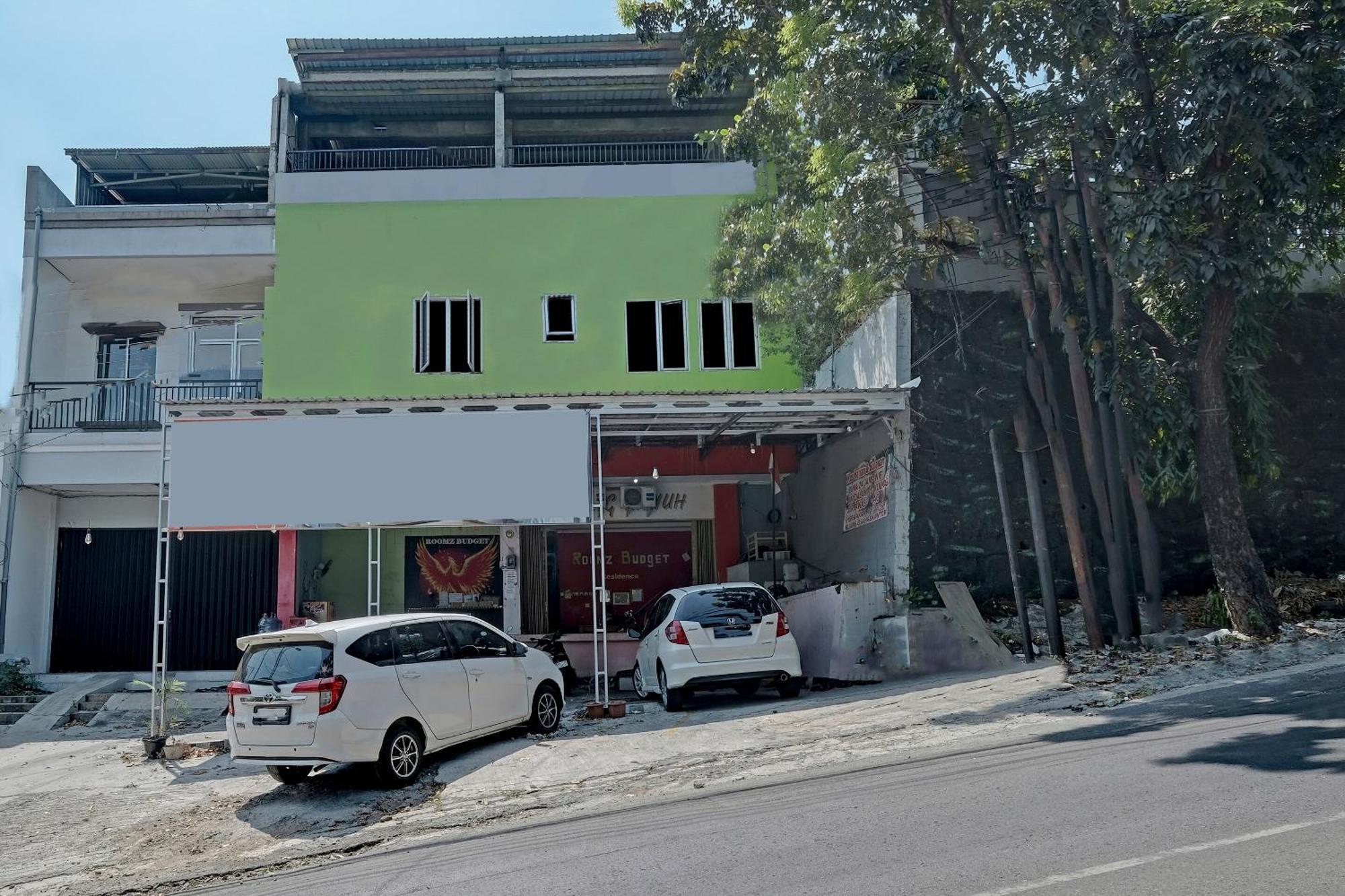 Oyo Life 92877 Hotel Rainbow 7296 Semarang Eksteriør billede