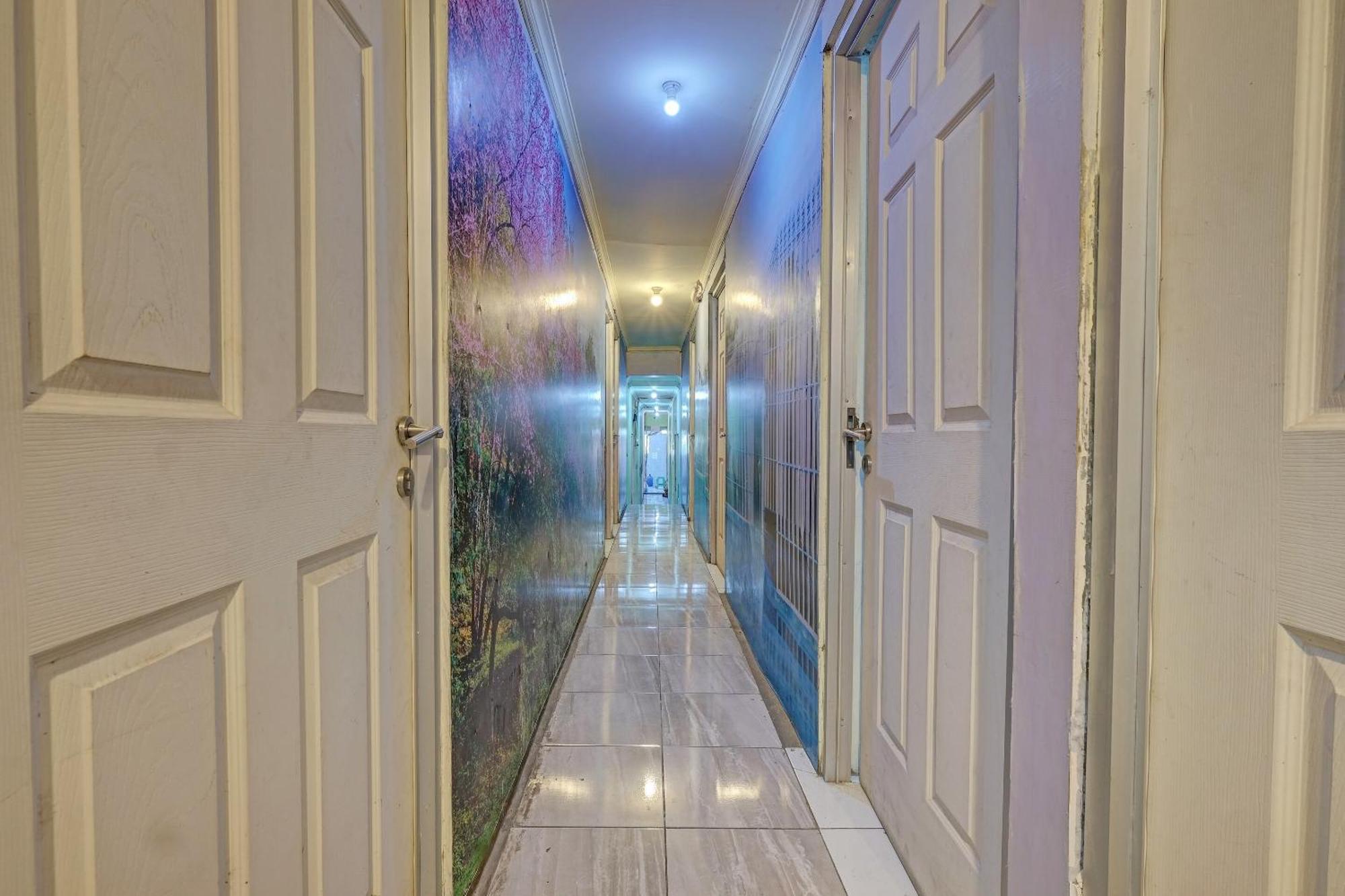 Oyo Life 92877 Hotel Rainbow 7296 Semarang Eksteriør billede
