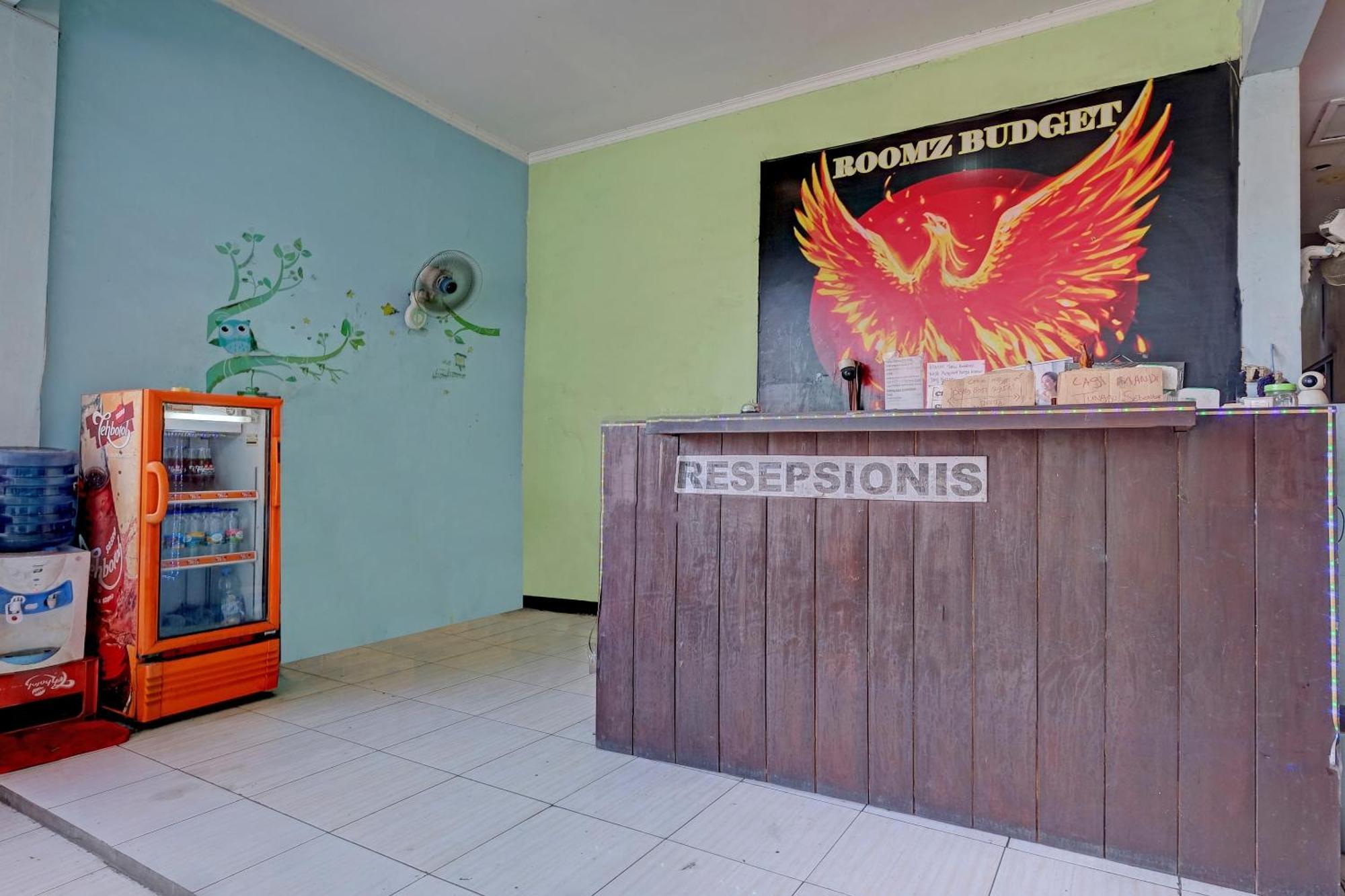 Oyo Life 92877 Hotel Rainbow 7296 Semarang Eksteriør billede