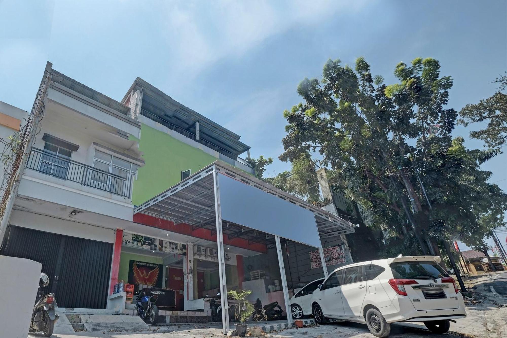 Oyo Life 92877 Hotel Rainbow 7296 Semarang Eksteriør billede