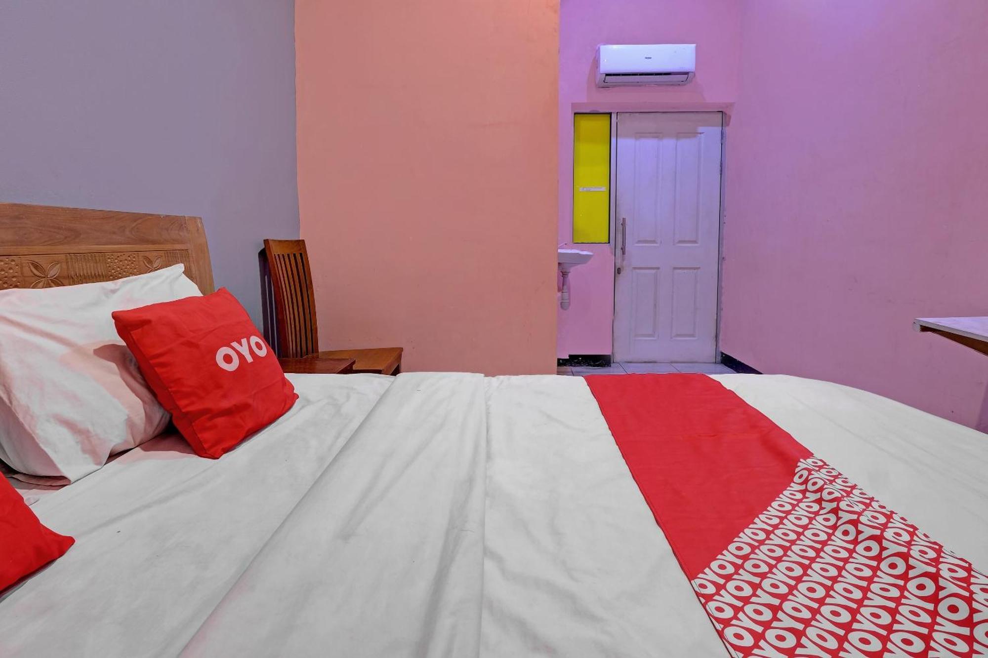 Oyo Life 92877 Hotel Rainbow 7296 Semarang Eksteriør billede